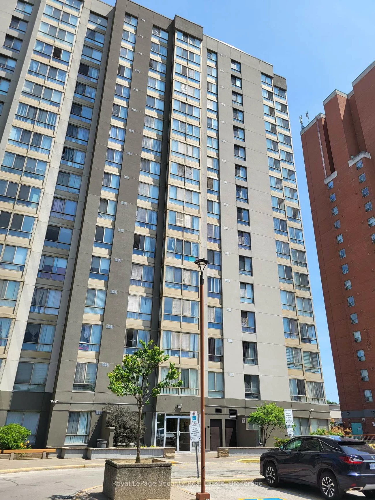 2470, Eglinton, Beechborough-Greenbrook, Toronto