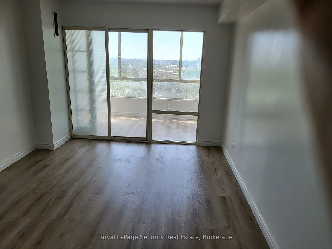 2470, Eglinton, Beechborough-Greenbrook, Toronto