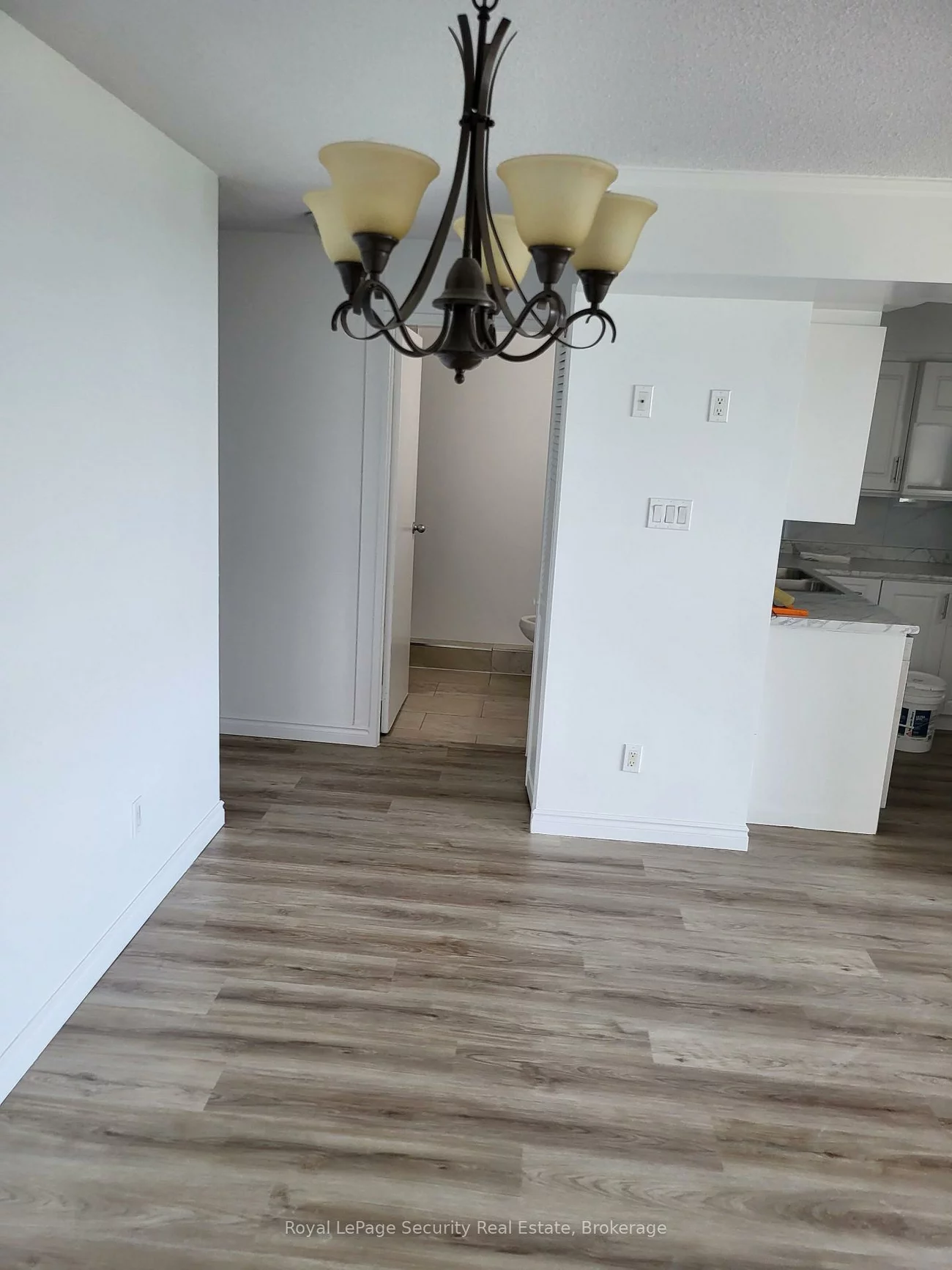 2470, Eglinton, Beechborough-Greenbrook, Toronto