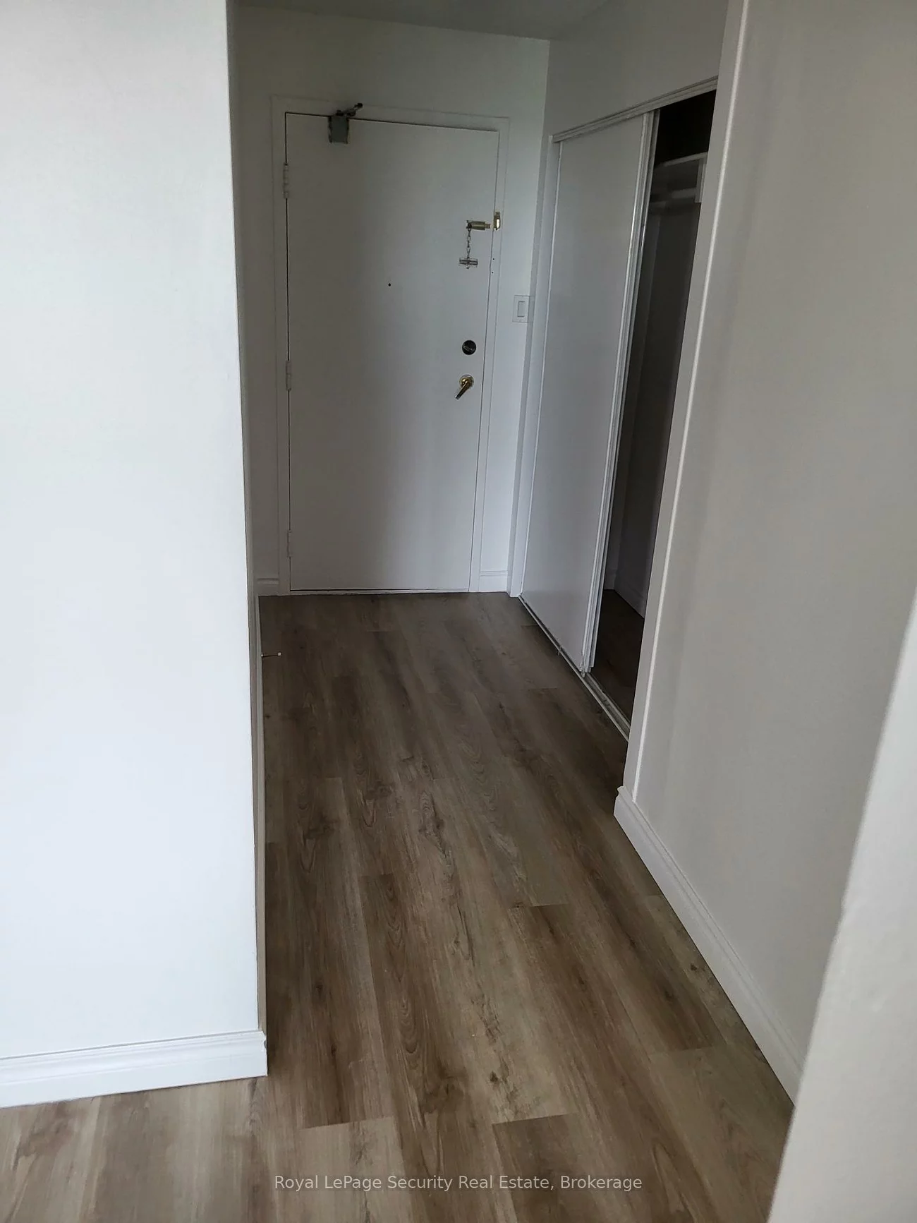2470, Eglinton, Beechborough-Greenbrook, Toronto