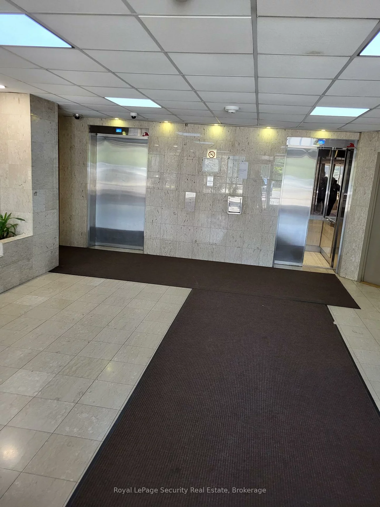 2470, Eglinton, Beechborough-Greenbrook, Toronto