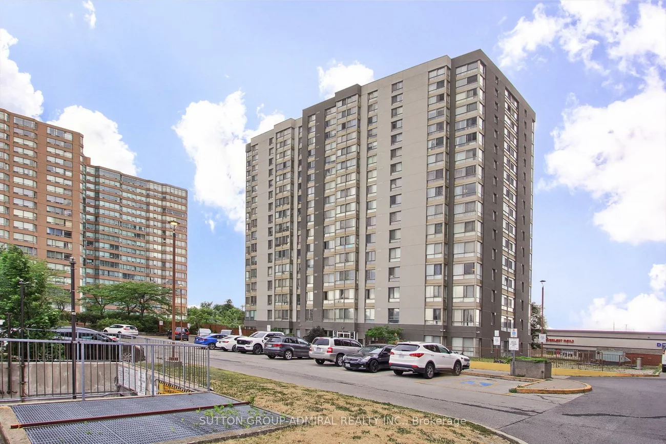 2470, Eglinton, Beechborough-Greenbrook, Toronto