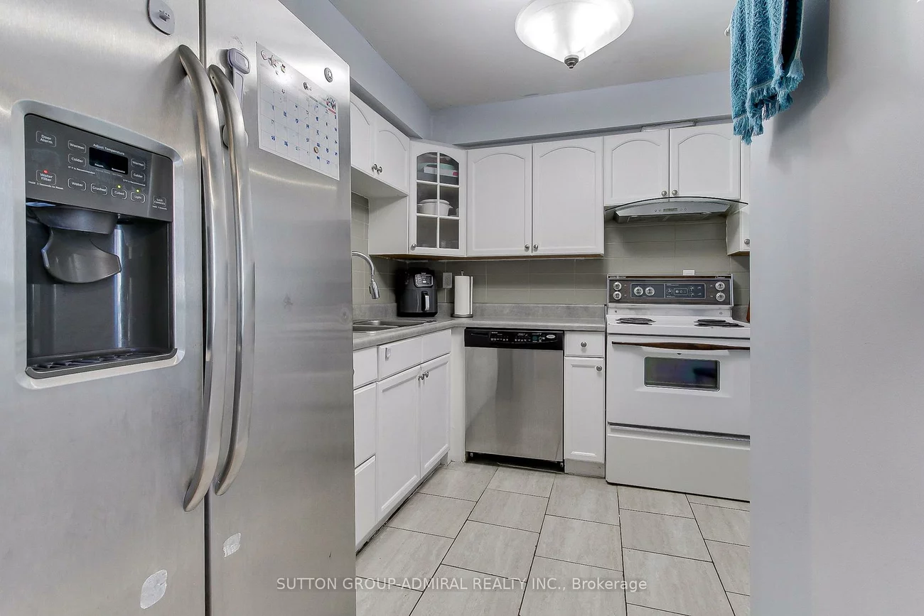 2470, Eglinton, Beechborough-Greenbrook, Toronto