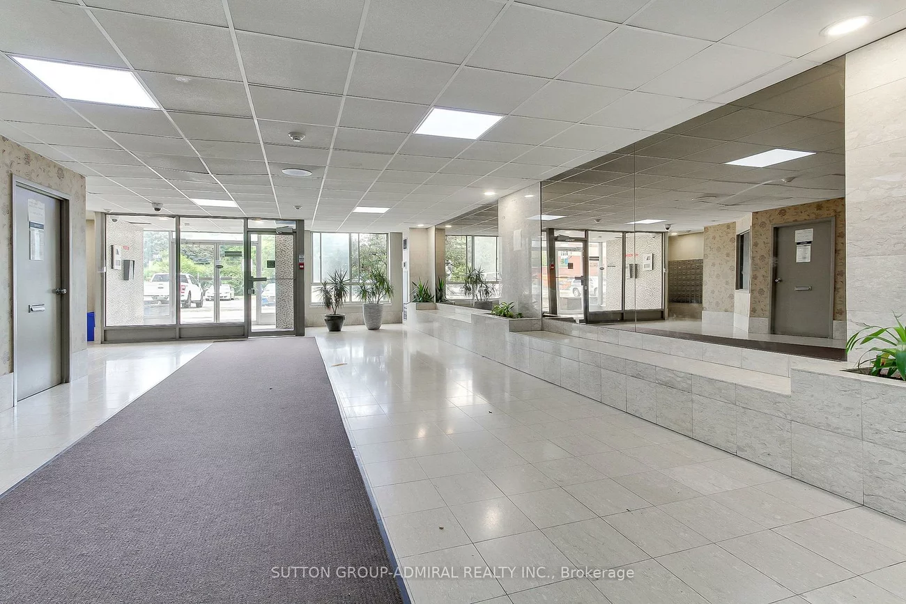 2470, Eglinton, Beechborough-Greenbrook, Toronto