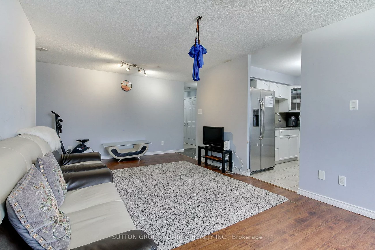 2470, Eglinton, Beechborough-Greenbrook, Toronto