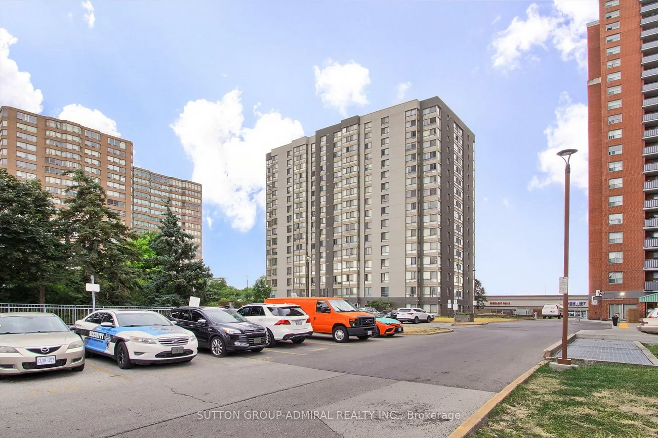 2470, Eglinton, Beechborough-Greenbrook, Toronto