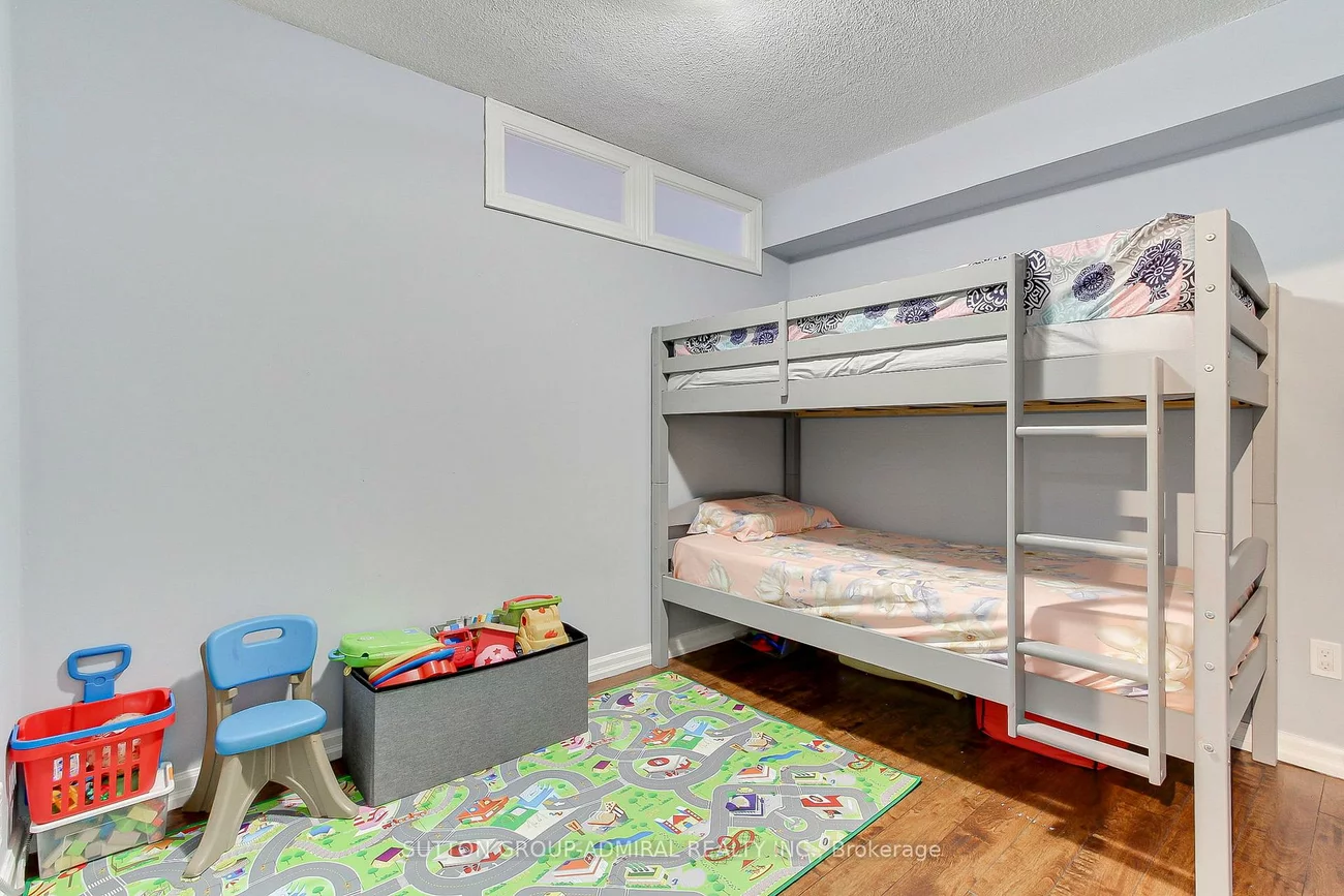 2470, Eglinton, Beechborough-Greenbrook, Toronto