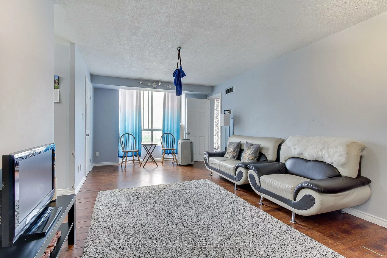 2470, Eglinton, Beechborough-Greenbrook, Toronto