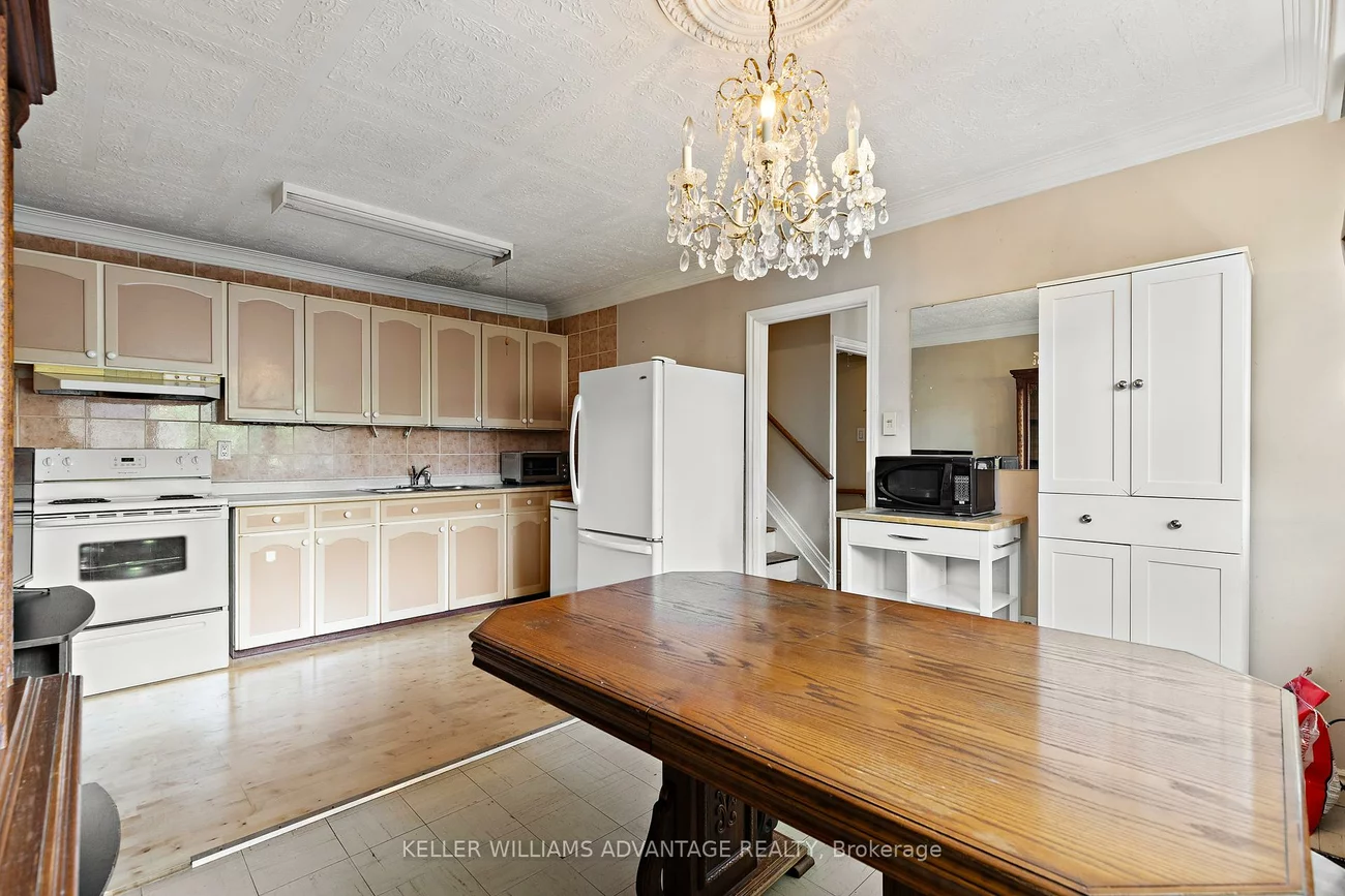 10, Sentinel, York University Heights, Toronto