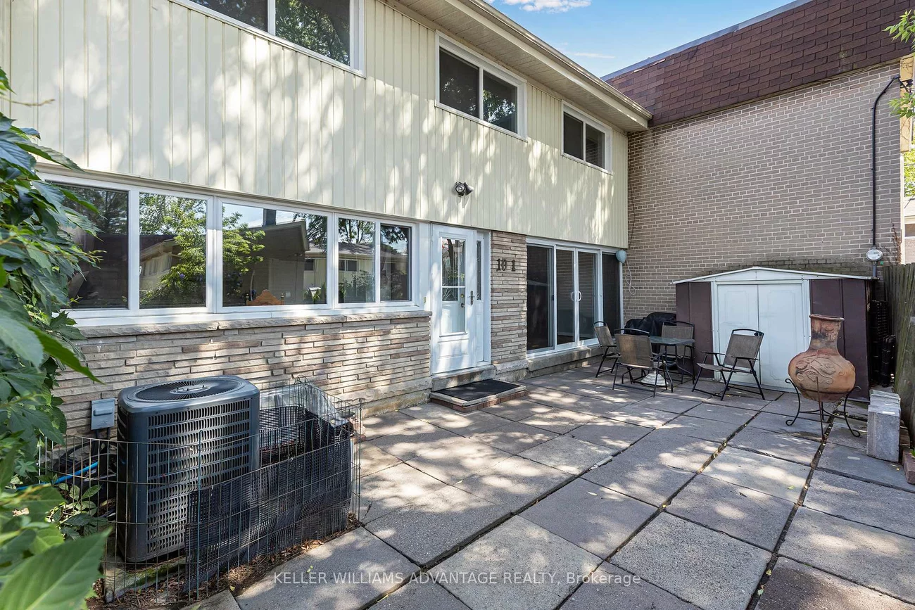 10, Sentinel, York University Heights, Toronto