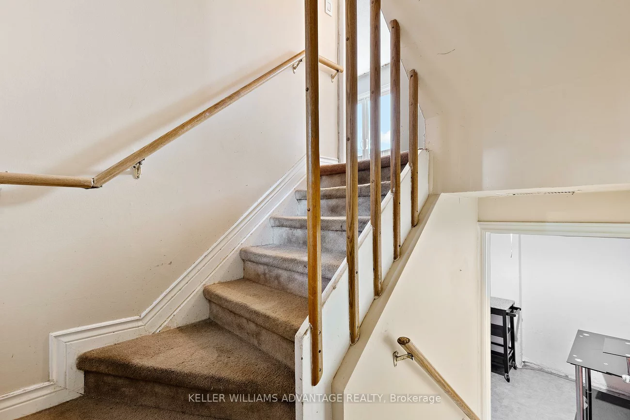 10, Sentinel, York University Heights, Toronto