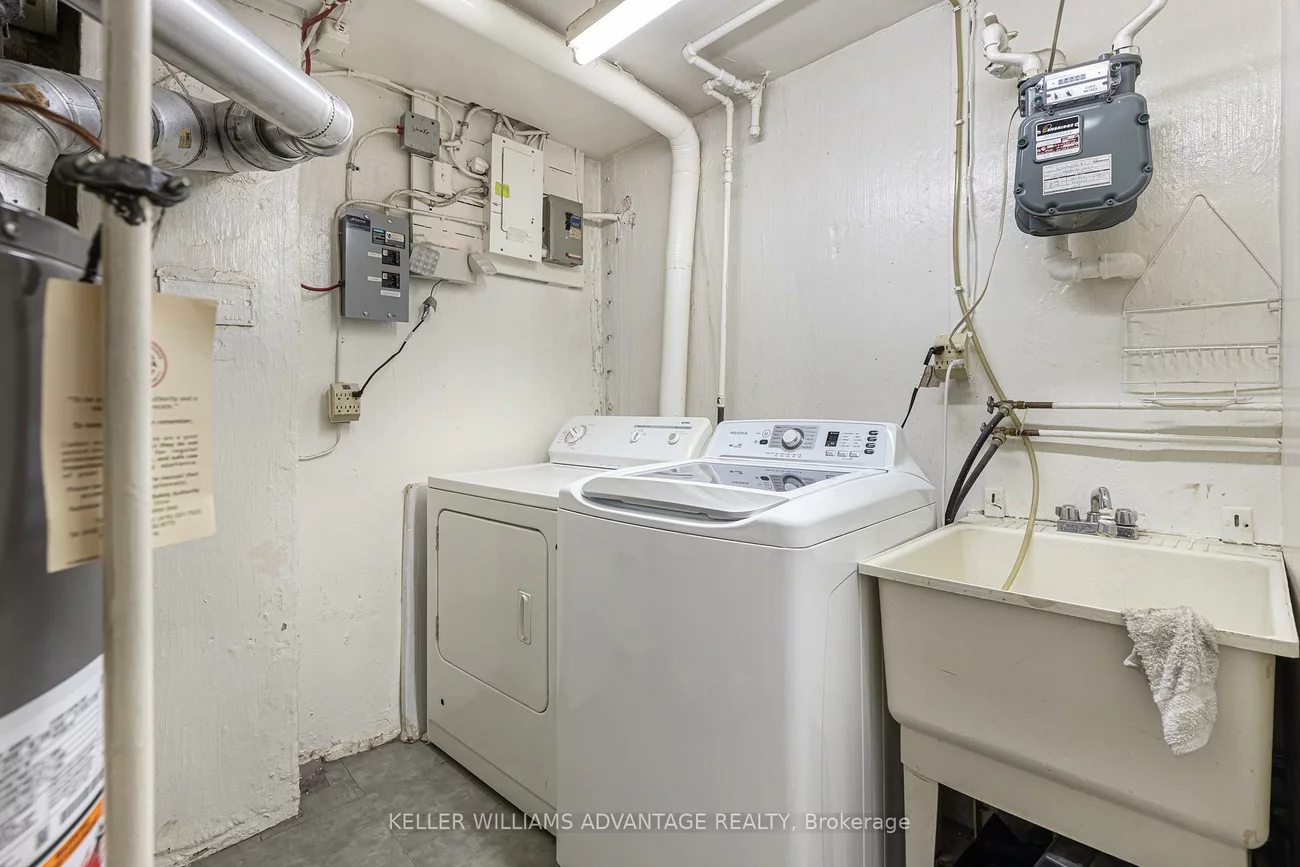 10, Sentinel, York University Heights, Toronto