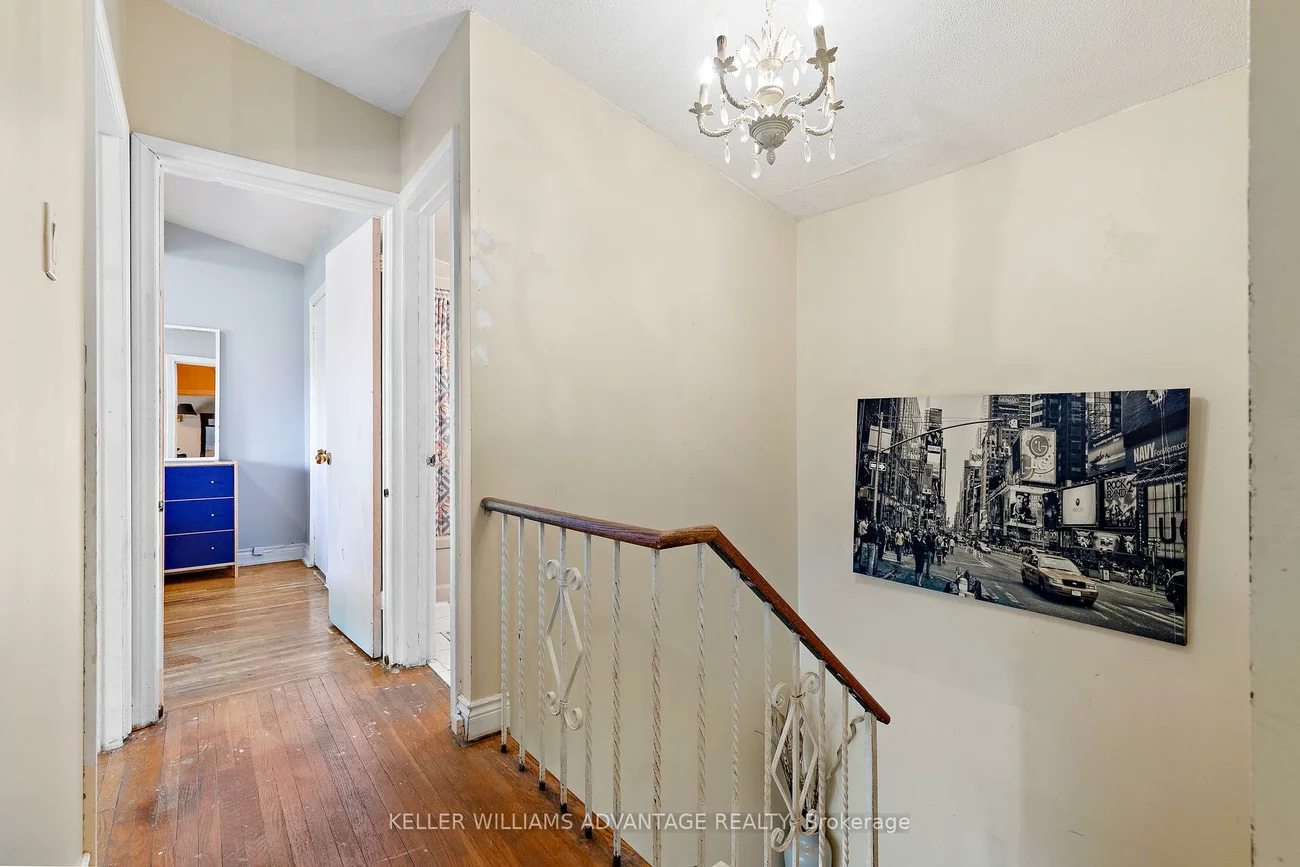 10, Sentinel, York University Heights, Toronto