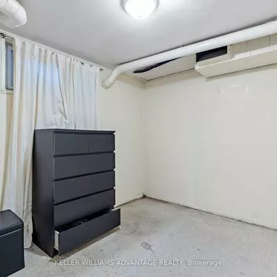 10, Sentinel, York University Heights, Toronto