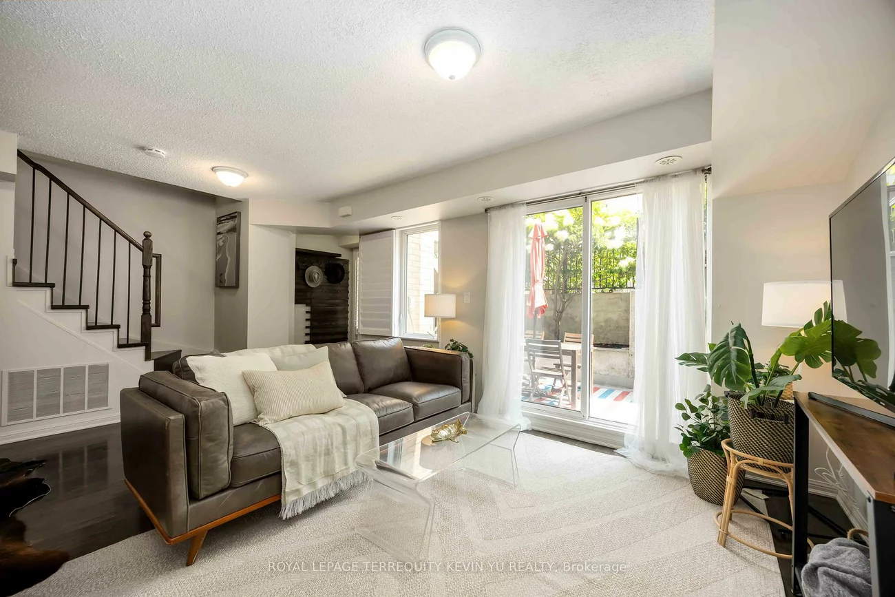 8, Foundry, Dovercourt-Wallace Emerson-Junction, Toronto