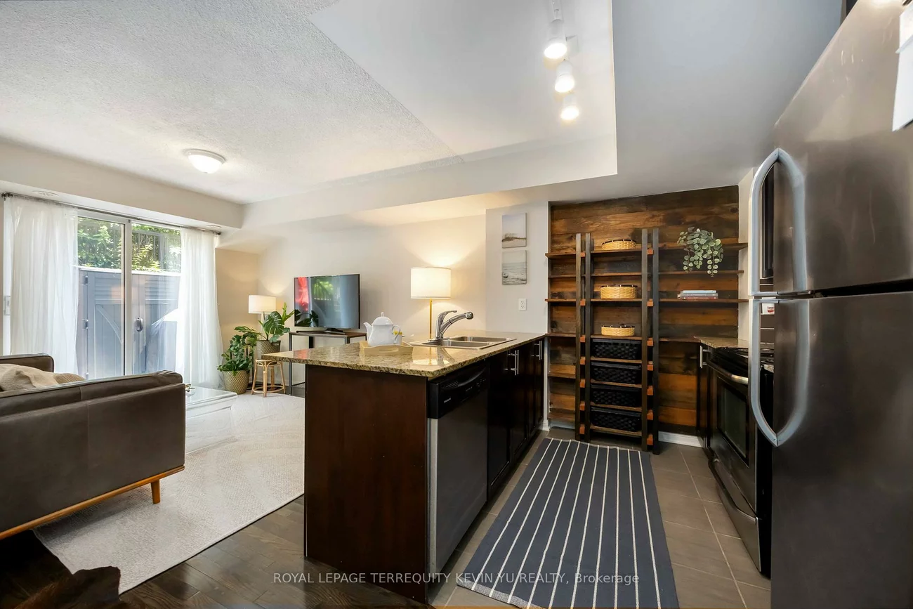 8, Foundry, Dovercourt-Wallace Emerson-Junction, Toronto