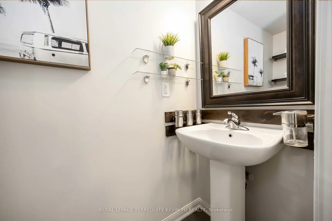 8, Foundry, Dovercourt-Wallace Emerson-Junction, Toronto