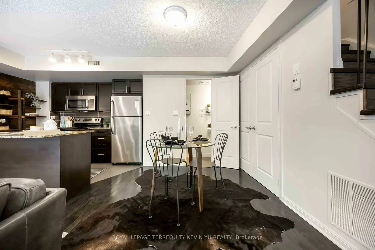 8, Foundry, Dovercourt-Wallace Emerson-Junction, Toronto