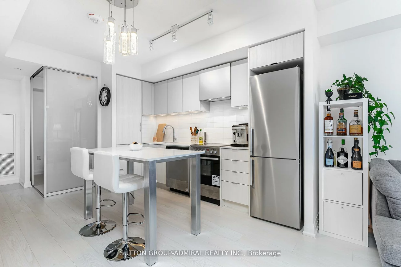 30, Gibbs, Islington-City Centre West, Toronto