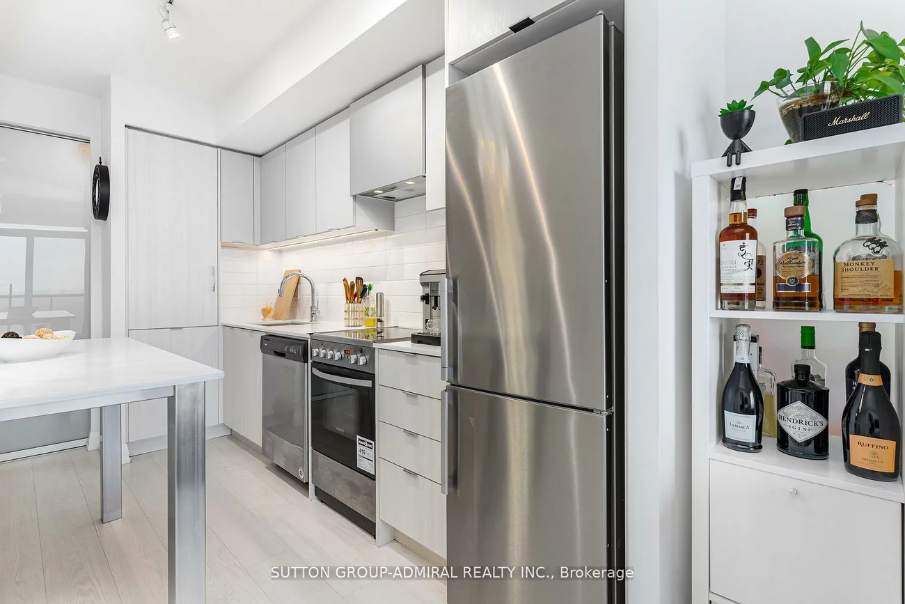 30, Gibbs, Islington-City Centre West, Toronto