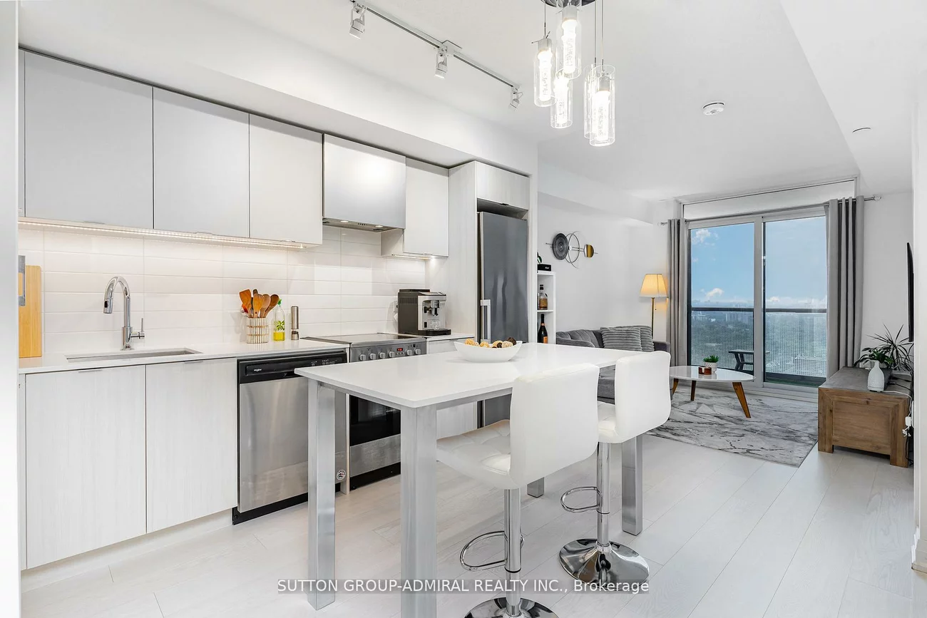 30, Gibbs, Islington-City Centre West, Toronto