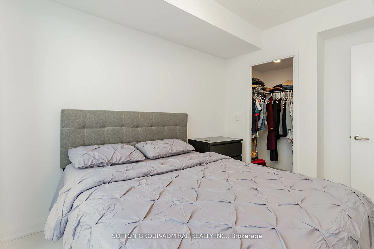 30, Gibbs, Islington-City Centre West, Toronto