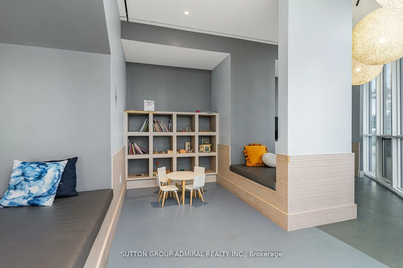 30, Gibbs, Islington-City Centre West, Toronto