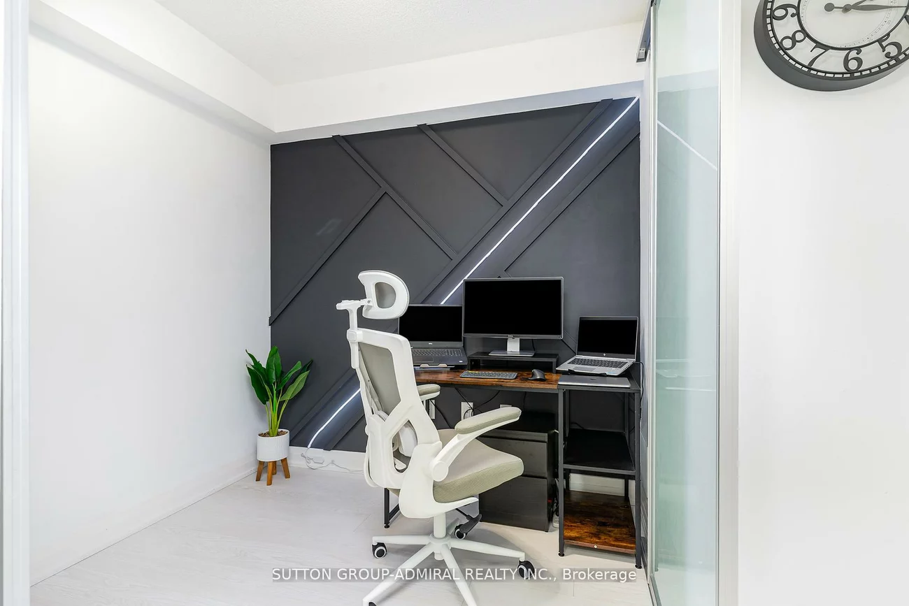 30, Gibbs, Islington-City Centre West, Toronto