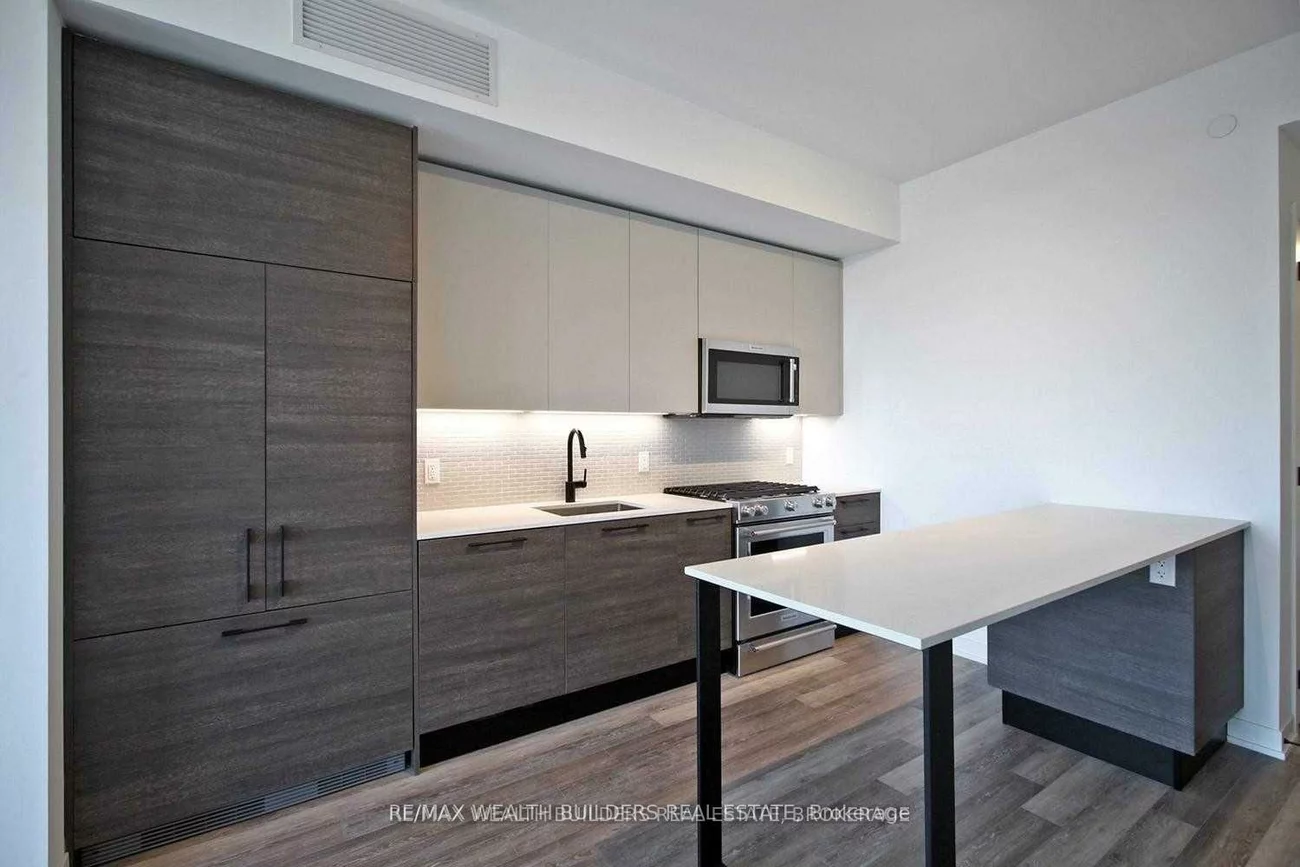 2118, Bloor, Runnymede-Bloor West Village, Toronto