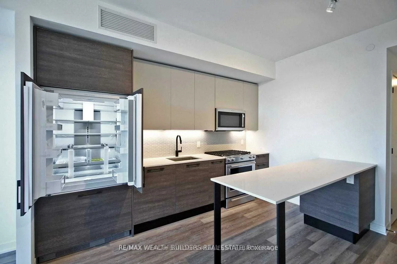 2118, Bloor, Runnymede-Bloor West Village, Toronto