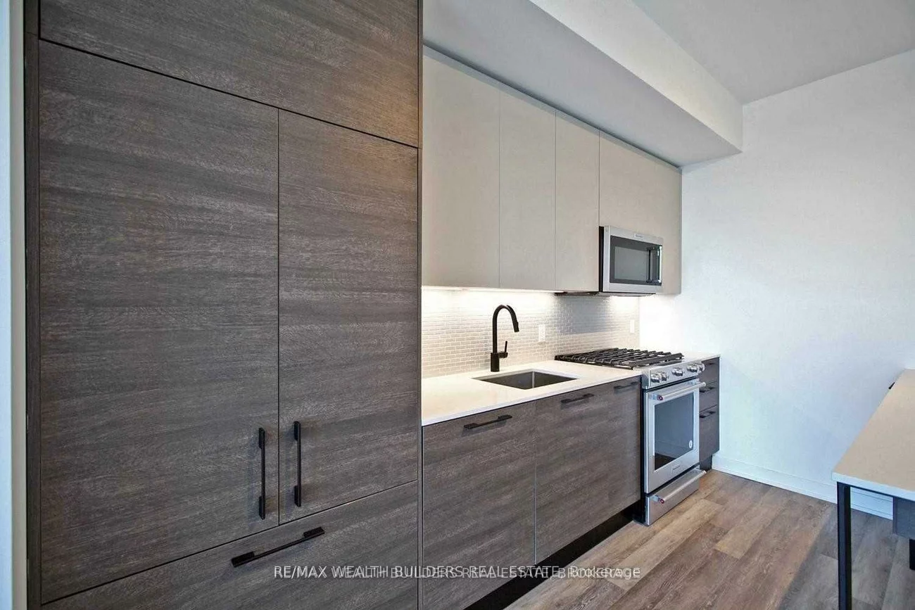 2118, Bloor, Runnymede-Bloor West Village, Toronto