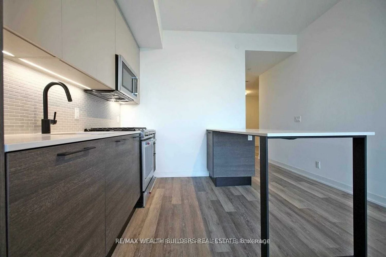 2118, Bloor, Runnymede-Bloor West Village, Toronto