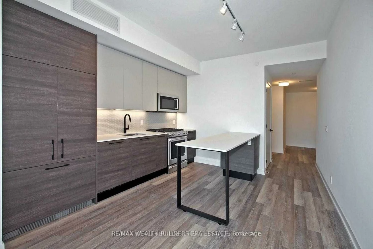 2118, Bloor, Runnymede-Bloor West Village, Toronto