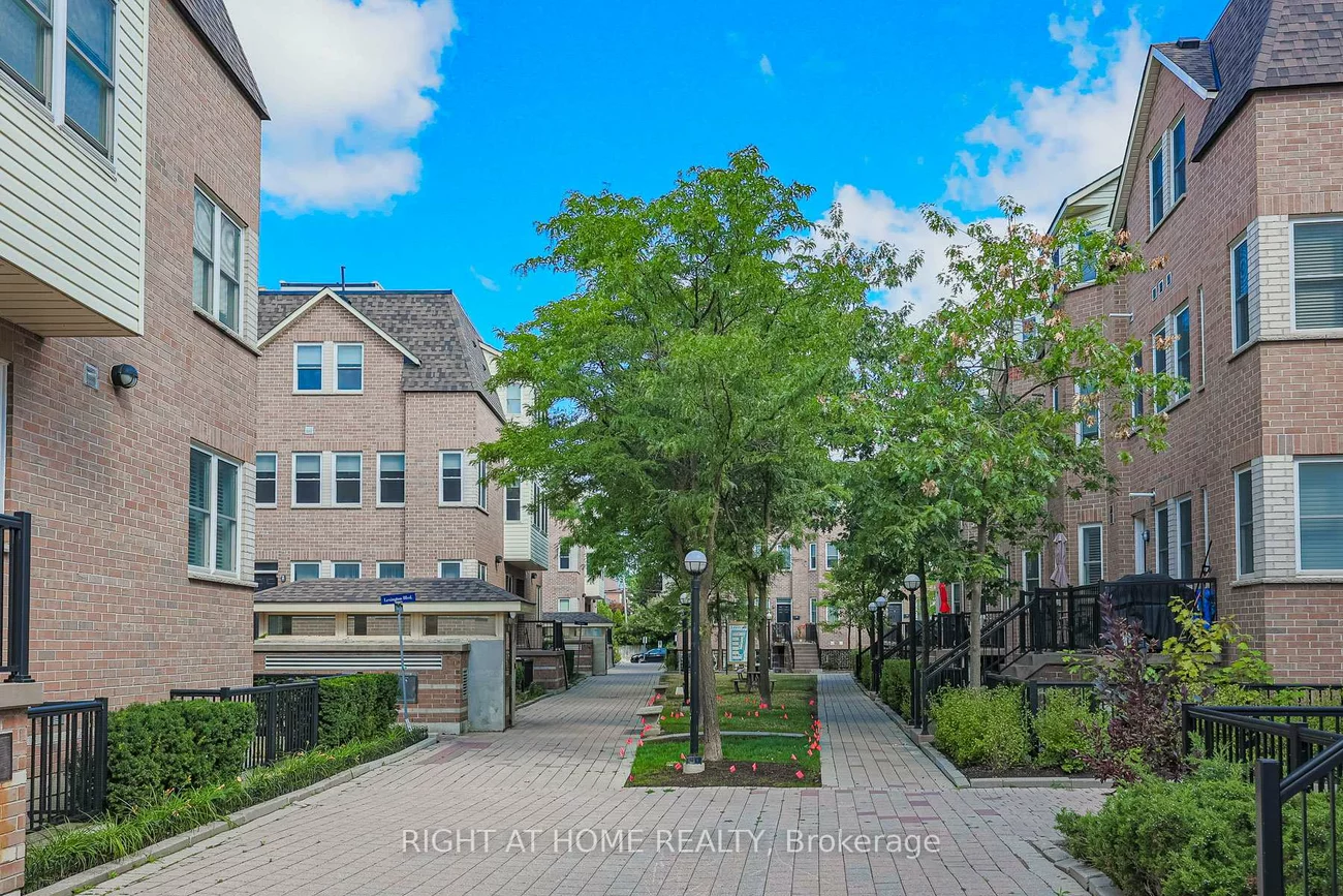 760, Lawrence, Yorkdale-Glen Park, Toronto
