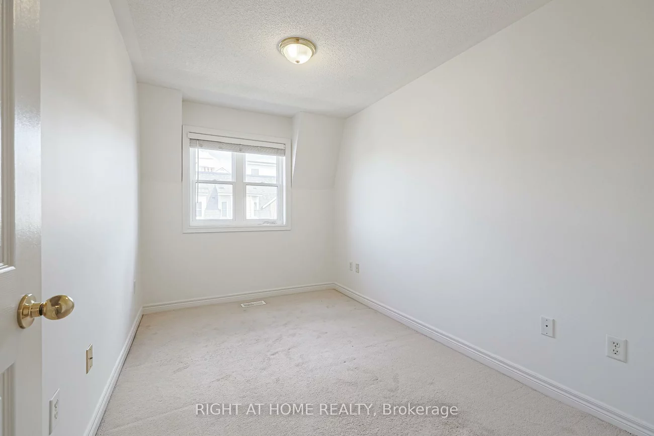 760, Lawrence, Yorkdale-Glen Park, Toronto