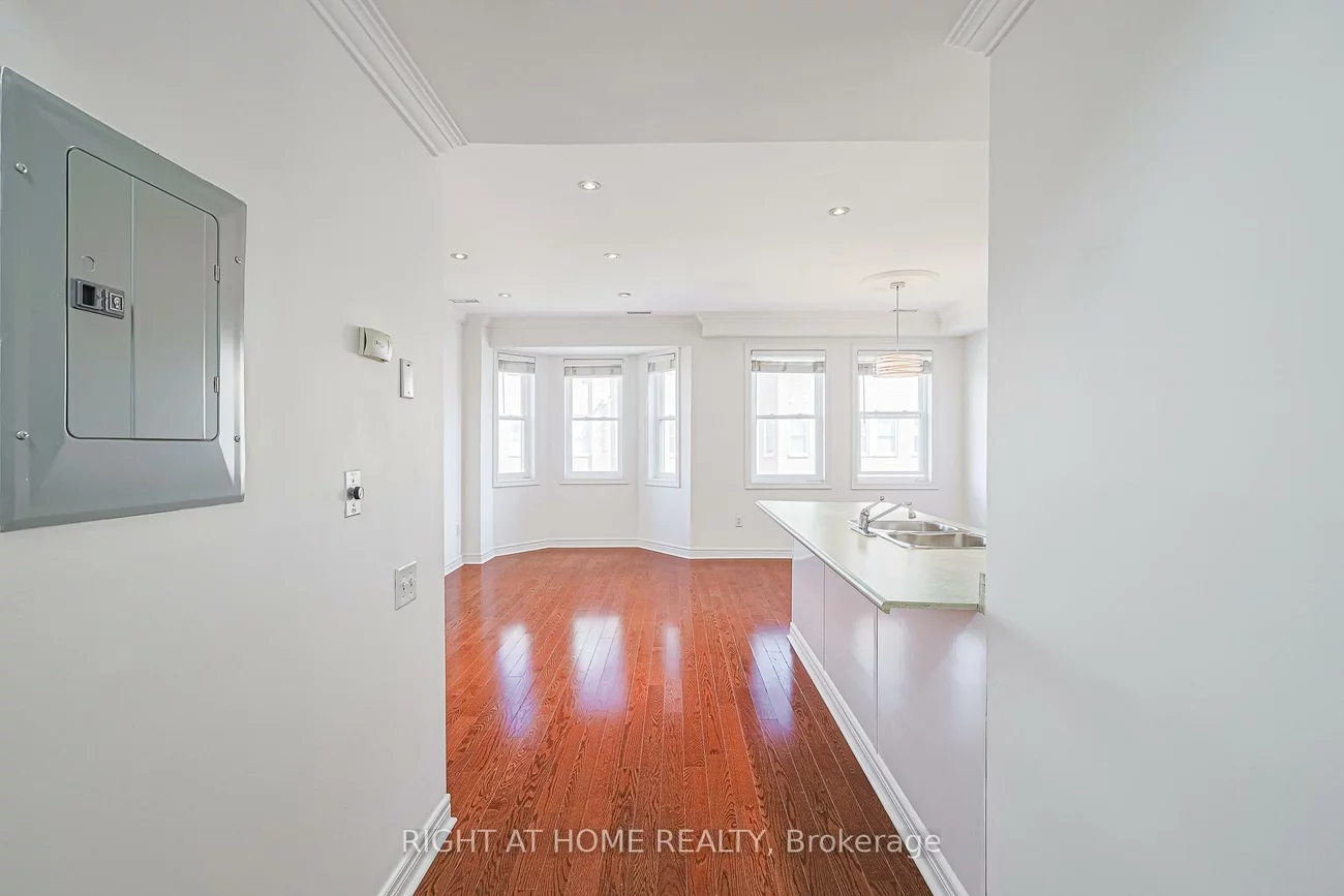 760, Lawrence, Yorkdale-Glen Park, Toronto