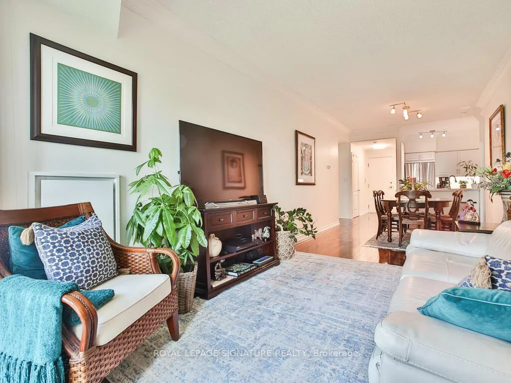 2111, Lake Shore, Mimico, Toronto