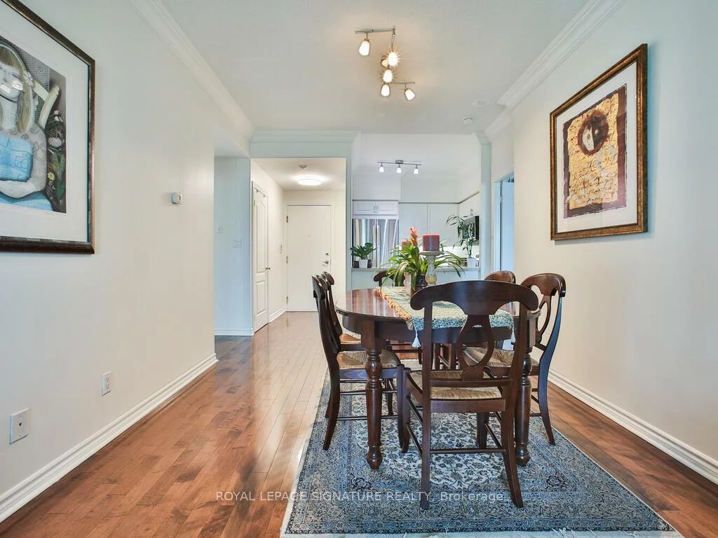 2111, Lake Shore, Mimico, Toronto