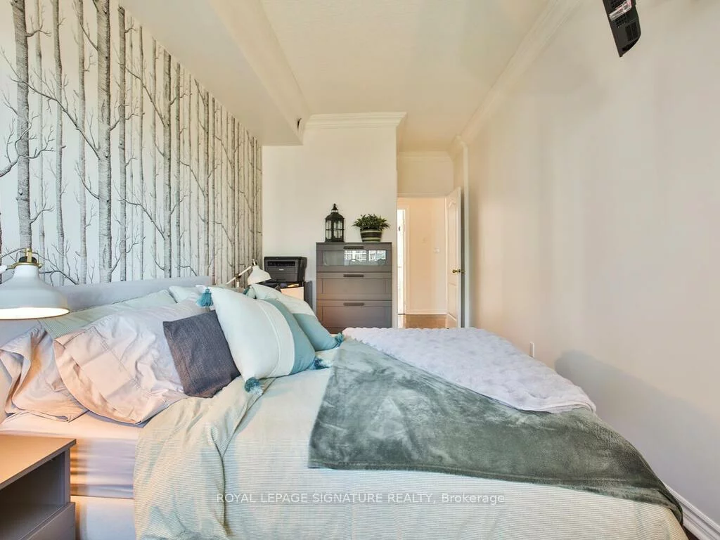 2111, Lake Shore, Mimico, Toronto