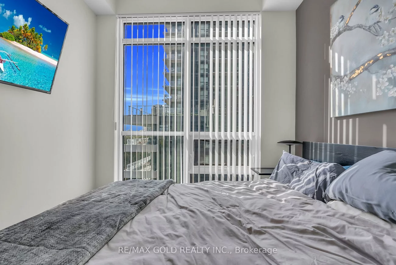 2212, Lake Shore, Mimico, Toronto