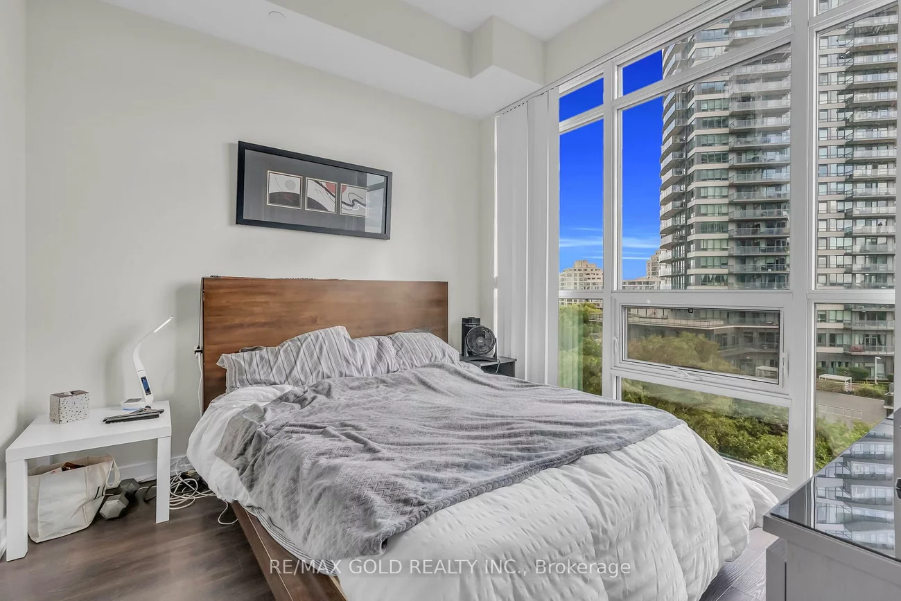 2212, Lake Shore, Mimico, Toronto