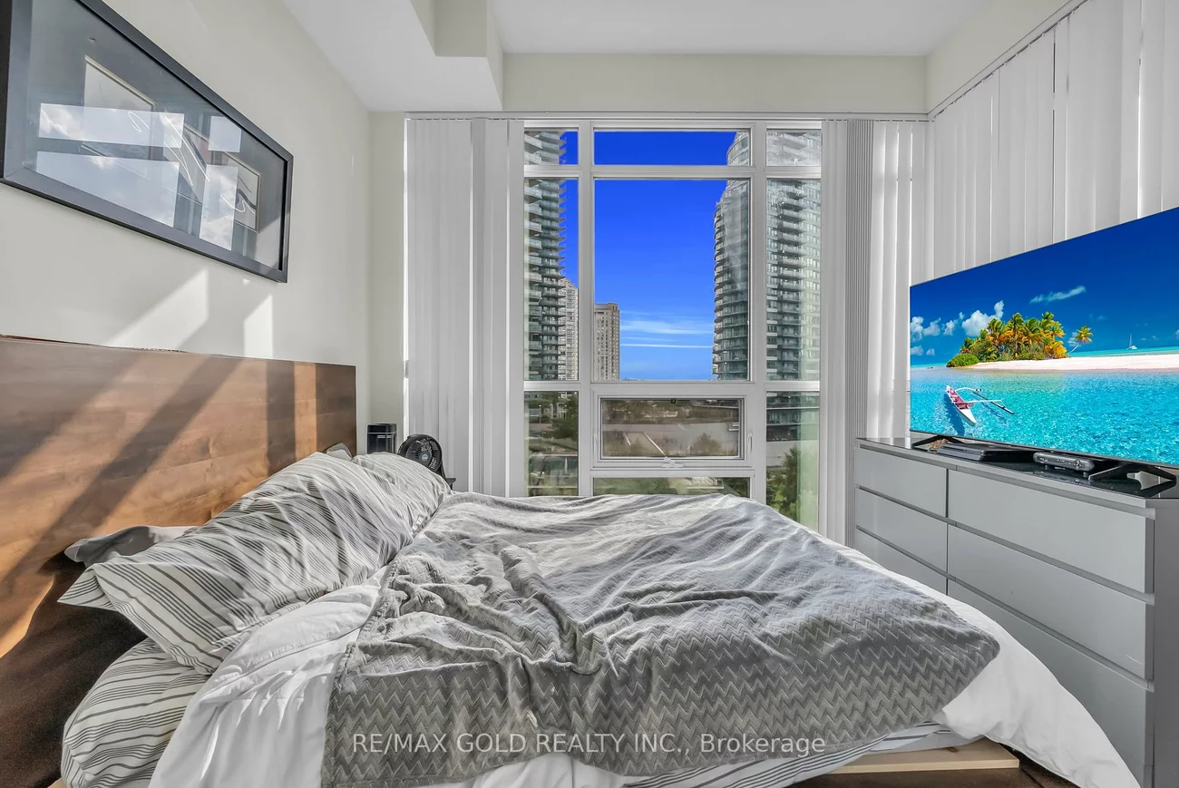 2212, Lake Shore, Mimico, Toronto