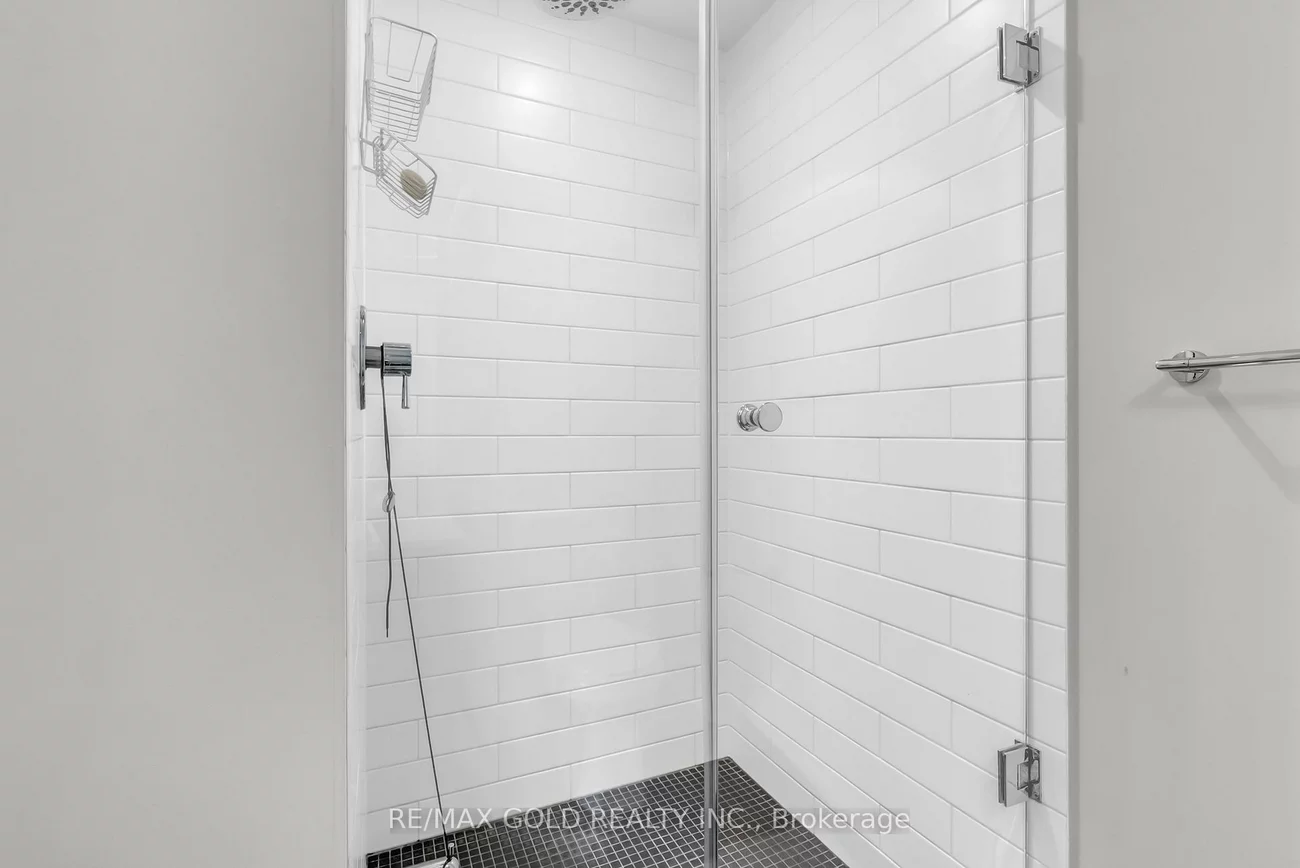 2212, Lake Shore, Mimico, Toronto