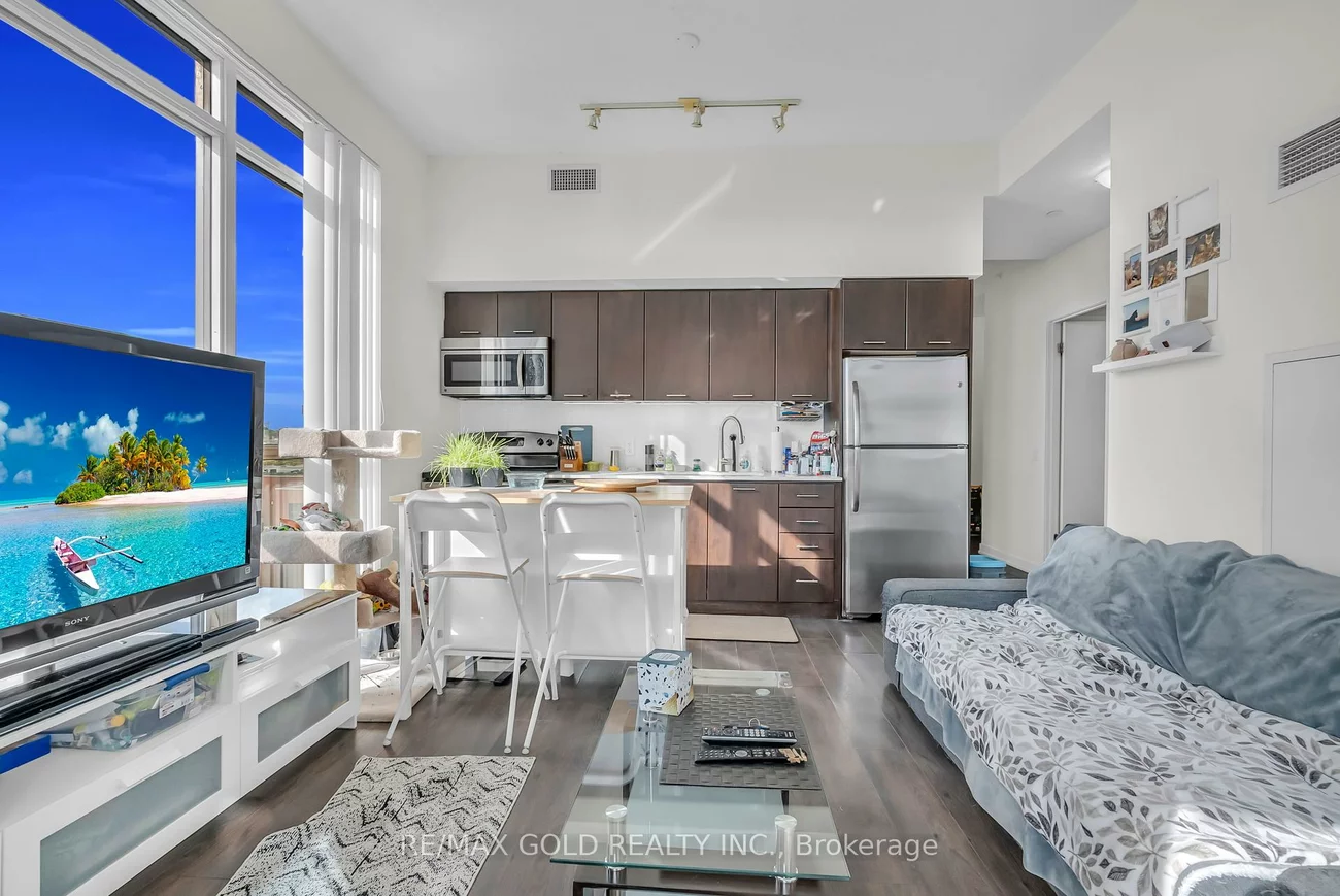 2212, Lake Shore, Mimico, Toronto