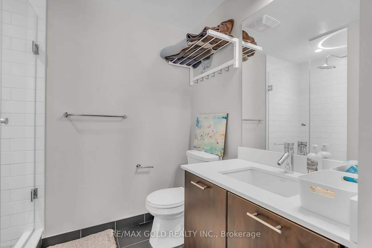 2212, Lake Shore, Mimico, Toronto