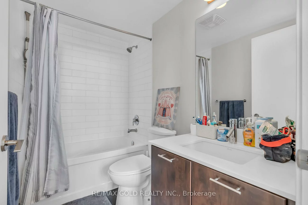 2212, Lake Shore, Mimico, Toronto