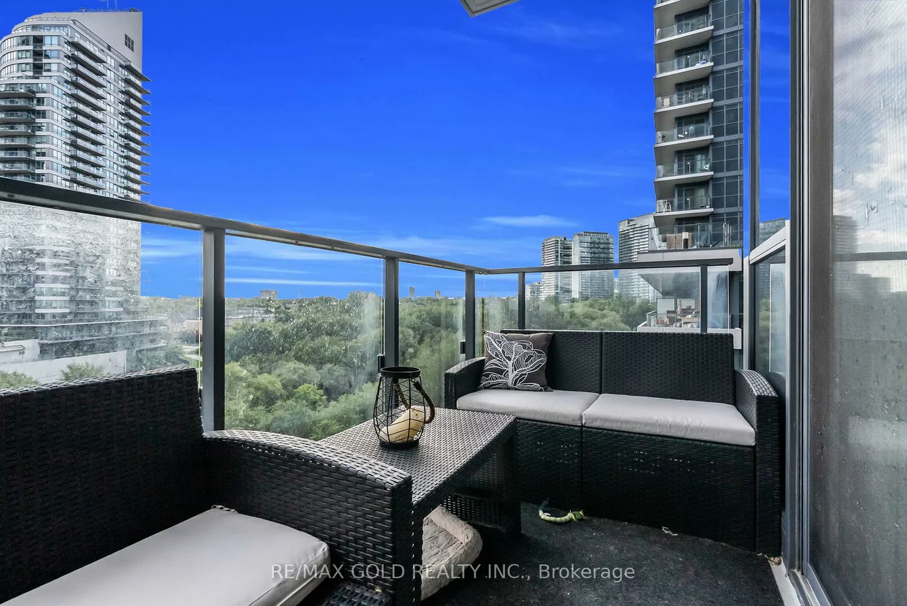 2212, Lake Shore, Mimico, Toronto