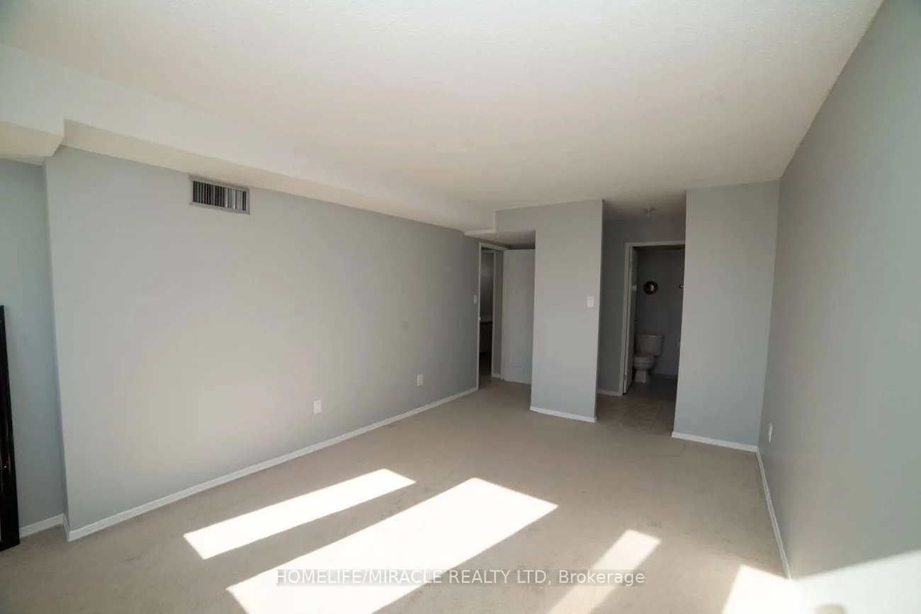 10, Markbrook, Mount Olive-Silverstone-Jamestown, Toronto