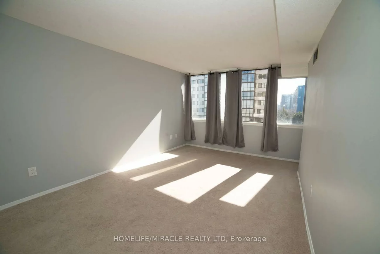 10, Markbrook, Mount Olive-Silverstone-Jamestown, Toronto