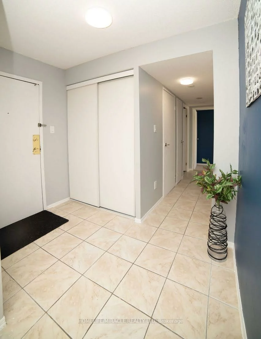 10, Markbrook, Mount Olive-Silverstone-Jamestown, Toronto